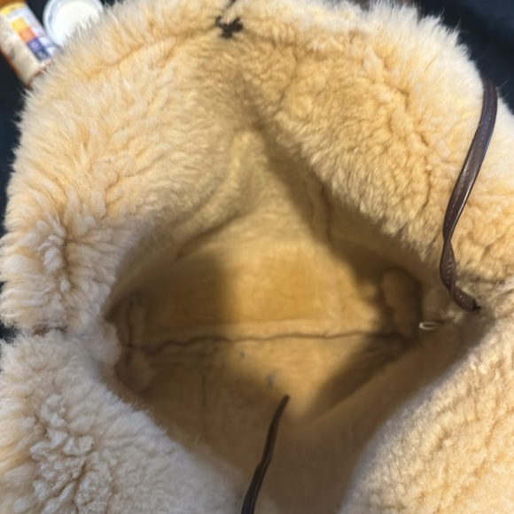 UGG HANDBAG; hard to find chestnut with attached coin purse very gently used - Picture 2 of 7